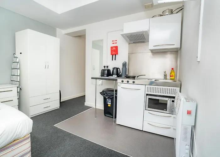 Compact & Cosy Central Coventry Budget Studio