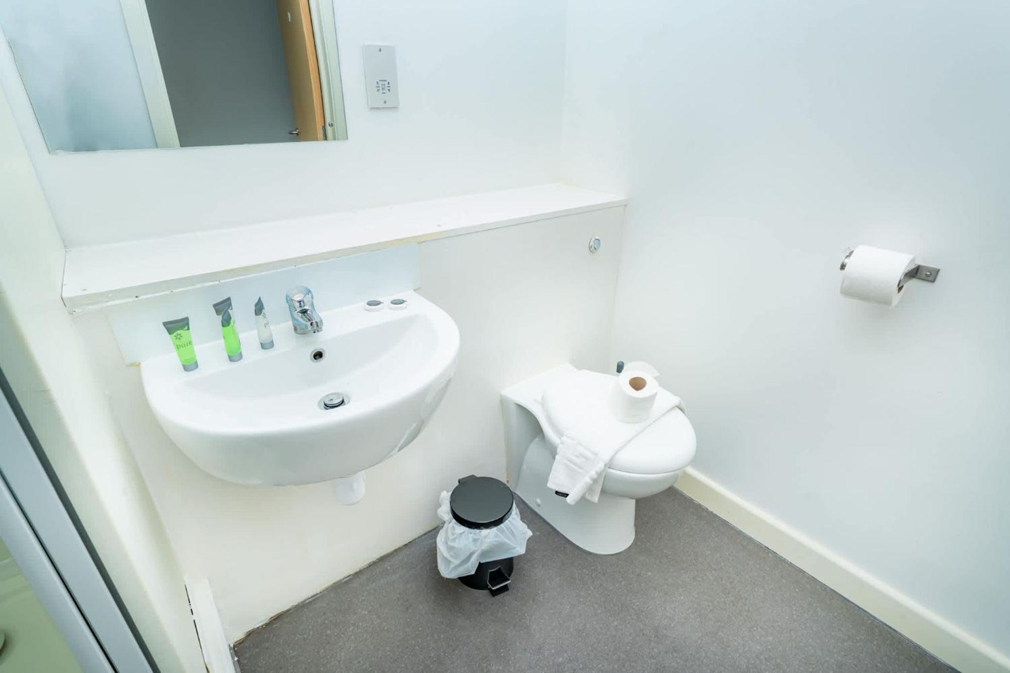 Compact & Cosy Budget Apartment